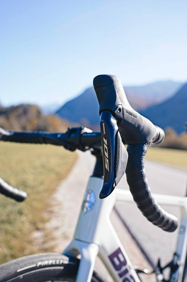 Bianchi Sprint road bike rental in Bovec - Carbon frame with Shimano 105 DI2 groupset