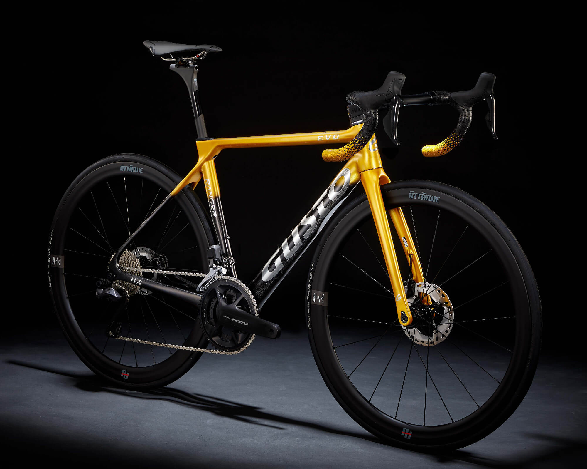 Gusto Ranger EVO - M - 105 road bike rental in Bovec - Carbon frame with Shimano 105 Di2 groupset