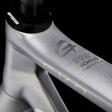 Gusto Ranger EVO - M - 105 DI2 road bike rental in Bovec - Carbon frame with Shimano 105 Di2 groupset